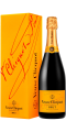 Шампанское Veuve Clicquot Ponsardin Brut в подарочной упаковке 0.75 л