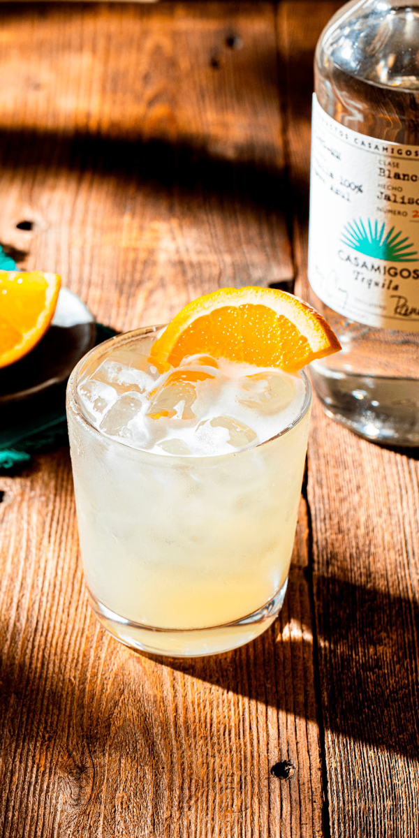 Текила Casamigos Blanco 0.7л ≡ Купить в Киеве, Украине | BAYADERA.UA
